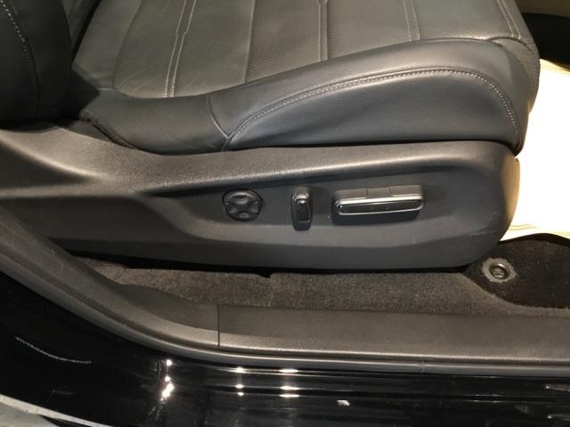 ＣＲ－Ｖハイブリッド ｅ：ＨＥＶＥＸ・マスターピース　メモリーナビ　リアカメラ　ＥＴＣ　サンル－フ　Ｂカメラ　革シート　フルセグテレビ　シートヒーター　電動シート　衝突軽減ブレーキ　ＬＥＤヘッド　クルコン　キーレス　横滑り防止装置　スマートキー（18枚目）