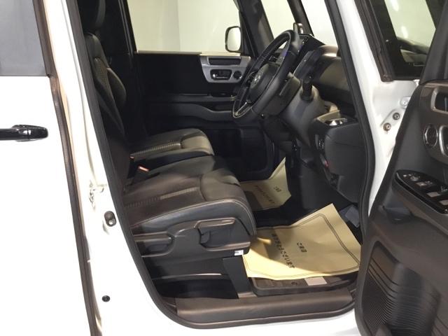 Ｎ－ＢＯＸカスタム Ｌターボスタイル＋ブラック　両側電動スライドドア　ＥＴＣ　リアカメラ　ベンチＳ　ターボエンジン　スマ－トキ－　エアバック　横滑り防止機能　ナビ＆ＴＶ　サイドカーテンエアバック　ＵＳＢ接続　クルーズコントロール　助手席エアバッグ（19枚目）