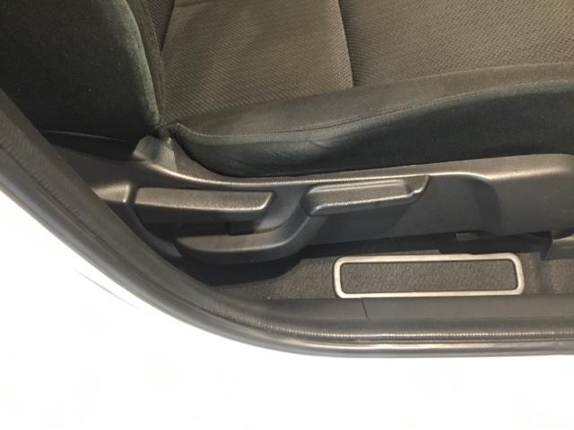 ヴェゼル Ｘ　メモリーナビ　リアカメラ　ＥＴＣ　アルミホイール　追突軽減ブレーキ　スマ－トキ－　ＵＳＢ　サイドエアバッグ　パワーウィンドウ　盗難防止システム　横滑り防止　ＬＥＤヘッドランプ　クルコン　ＰＳ　ＡＢＳ（16枚目）