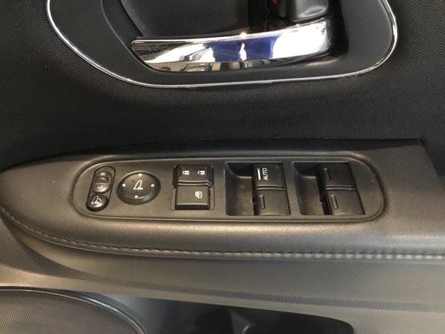 ヴェゼル Ｘ　メモリーナビ　リアカメラ　ＥＴＣ　アルミホイール　追突軽減ブレーキ　スマ－トキ－　ＵＳＢ　サイドエアバッグ　パワーウィンドウ　盗難防止システム　横滑り防止　ＬＥＤヘッドランプ　クルコン　ＰＳ　ＡＢＳ（17枚目）