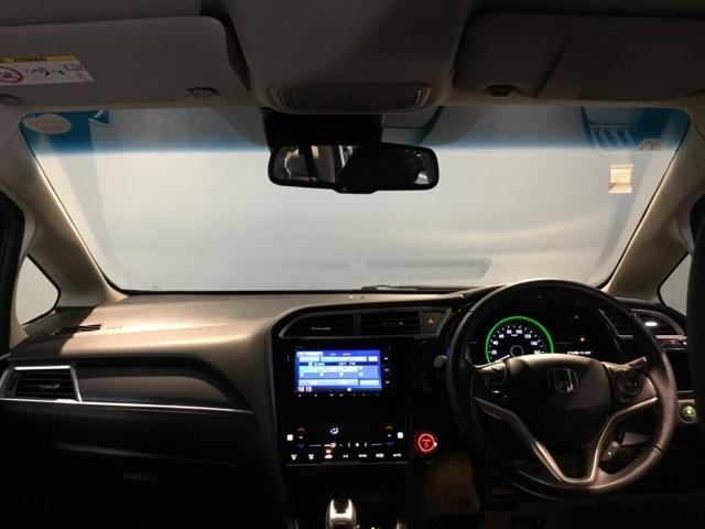 シャトル ハイブリッドＸホンダセンシング　リアカメラ　ＥＴＣ　シートヒータ　横滑抑制　リヤカメラ　スマ－トキ－　イモビ　ＴＶナビ　サイドエアバッグ　キーレス　ＤＶＤ再生機能　ＥＣＯＮ　クルコン　パワーウィンドウ　Ｗエアバック　エアコン　ＡＢＳ（2枚目）