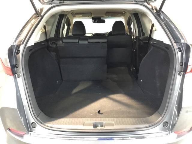 シャトル ハイブリッドＸホンダセンシング　リアカメラ　ＥＴＣ　シートヒータ　横滑抑制　リヤカメラ　スマ－トキ－　イモビ　ＴＶナビ　サイドエアバッグ　キーレス　ＤＶＤ再生機能　ＥＣＯＮ　クルコン　パワーウィンドウ　Ｗエアバック　エアコン　ＡＢＳ（11枚目）