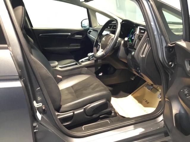 シャトル ハイブリッドＸホンダセンシング　リアカメラ　ＥＴＣ　シートヒータ　横滑抑制　リヤカメラ　スマ－トキ－　イモビ　ＴＶナビ　サイドエアバッグ　キーレス　ＤＶＤ再生機能　ＥＣＯＮ　クルコン　パワーウィンドウ　Ｗエアバック　エアコン　ＡＢＳ（16枚目）