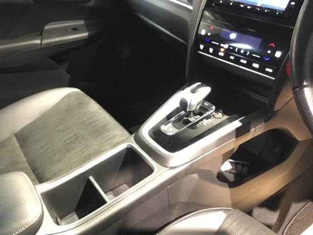 シャトル ハイブリッドＸホンダセンシング　リアカメラ　ＥＴＣ　シートヒータ　横滑抑制　リヤカメラ　スマ－トキ－　イモビ　ＴＶナビ　サイドエアバッグ　キーレス　ＤＶＤ再生機能　ＥＣＯＮ　クルコン　パワーウィンドウ　Ｗエアバック　エアコン　ＡＢＳ（19枚目）