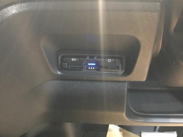 Ｎ－ＢＯＸカスタム ベースグレード　メモリーナビ　フルセグ　リアカメラ　ＥＴＣ　ドラレコ　Ｗ電動ドア　ＵＳＢ接続　ＣＭＢＳ　Ｄレコ　禁煙　ベンチシート　オートエアコン　スマートキ　ＬＥＤ　盗難防止装置　クルコン　バックカメラ　エアバッグ（28枚目）