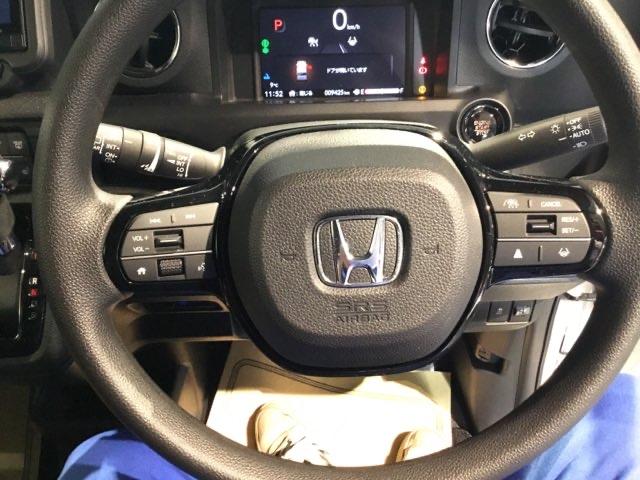 Ｎ－ＢＯＸカスタム ベースグレード　メモリーナビ　フルセグ　リアカメラ　ＥＴＣ　ドラレコ　ＣＭＢＳ　Ｄレコ　禁煙　ベンチシート　オートエアコン　スマートキ　ＬＥＤ　盗難防止装置　クルコン　バックカメラ　パワーステアリング　エアバッグ（3枚目）