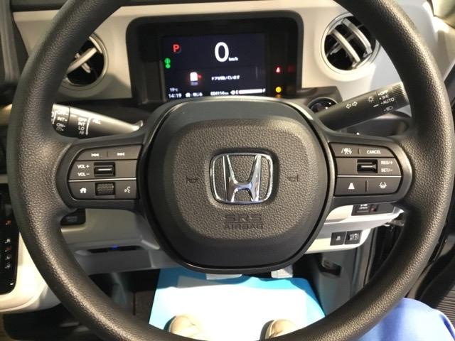 Ｎ－ＢＯＸ ベースグレード　試乗車　メモリーナビ　ドラレコ　ＥＴＣ　リアカメラ　セキュリティアラーム　地デジＴＶ　誤発信抑制機能　キーレスエントリー　前席シートヒーター　ＵＳＢポート　バックカメラ付　禁煙　スマートキ　ナビＴＶ（3枚目）