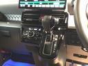 運転席周辺のスマートなレイアウトが、操作のしやすさを実現。快適なドライブをサポートします。