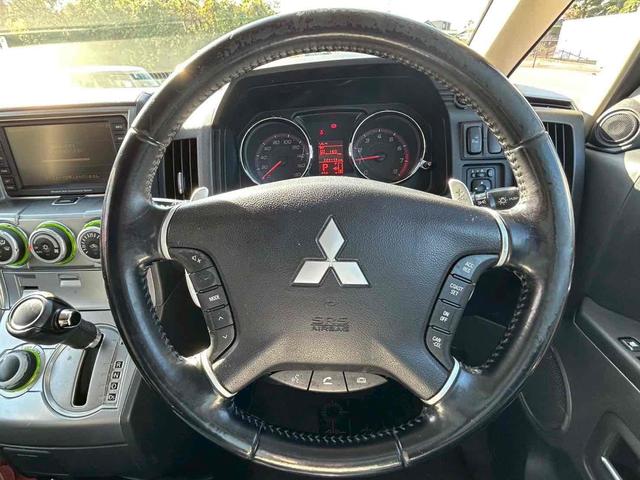 デリカD:5 G ナビパッケージ 4WD ETC バックカメラ サイドカメラ ナビ TV オートクルーズコントロール 両側スライド・片側電動 オートライト HID スマートキー 電動格納ミラー 後席モニター 3列シート フルフラット(3枚目)