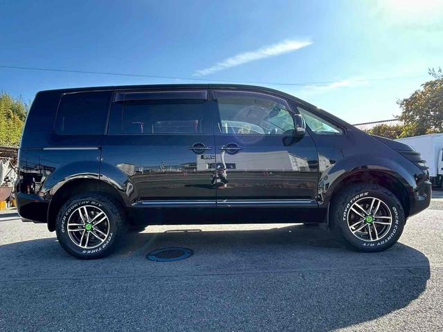 デリカD:5 G ナビパッケージ 4WD ETC バックカメラ サイドカメラ ナビ TV オートクルーズコントロール 両側スライド・片側電動 オートライト HID スマートキー 電動格納ミラー 後席モニター 3列シート フルフラット(15枚目)