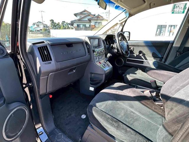 デリカD:5 G ナビパッケージ 4WD ETC バックカメラ サイドカメラ ナビ TV オートクルーズコントロール 両側スライド・片側電動 オートライト HID スマートキー 電動格納ミラー 後席モニター 3列シート フルフラット(27枚目)