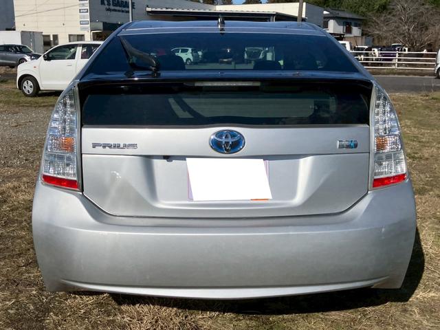 プリウス Ｓ　Ｂｌｕｅｔｏｏｔｈ対応ナビ　バックカメラ　ＥＴＣ　フロントフォグランプ　スマートキー・プッシュスタート　メモリーナビ　ＴＶ　アイドリングストップ（9枚目）