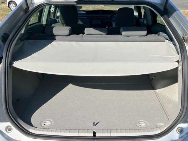 プリウス Ｓ　Ｂｌｕｅｔｏｏｔｈ対応ナビ　バックカメラ　ＥＴＣ　フロントフォグランプ　スマートキー・プッシュスタート　メモリーナビ　ＴＶ　アイドリングストップ（26枚目）