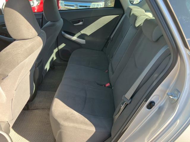 プリウス Ｓ　Ｂｌｕｅｔｏｏｔｈ対応ナビ　バックカメラ　ＥＴＣ　フロントフォグランプ　スマートキー・プッシュスタート　メモリーナビ　ＴＶ　アイドリングストップ（29枚目）