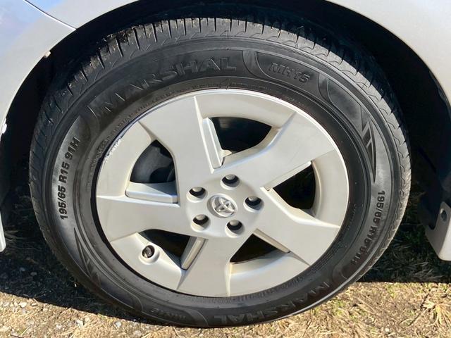 プリウス Ｓ　Ｂｌｕｅｔｏｏｔｈ対応ナビ　バックカメラ　ＥＴＣ　フロントフォグランプ　スマートキー・プッシュスタート　メモリーナビ　ＴＶ　アイドリングストップ（30枚目）