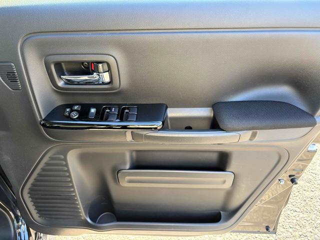 スペーシアカスタム ハイブリッドＸＳ　両側電動スライドドア　ナビ　クリアランスソナー　レーンアシスト　衝突被害軽減システム　オートライト　ＬＥＤヘッドランプ　スマートキー　アイドリングストップ　電動格納ミラー　シートヒーター　ベンチシート（10枚目）