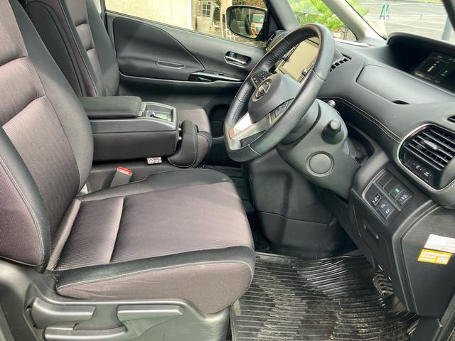 セレナ ハイウェイスター エマージェンシーブレーキ クルーズコントロール 8人乗り ナビTV アラウンドビューモニター DVD ブルーレイ Bluetooth フリップダウンモニター ドラレコ ETC オートLEDヘッドライト(14枚目)