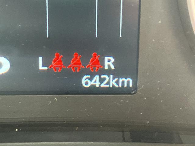 フロンクス ベースグレード　全周囲カメラ　クリアランスソナー　オートクルーズコントロール　レーンアシスト　衝突被害軽減システム　ナビ　ＴＶ　オートライト　ＬＥＤヘッドランプ　アルミホイール　スマートキー　アイドリングストップ（52枚目）