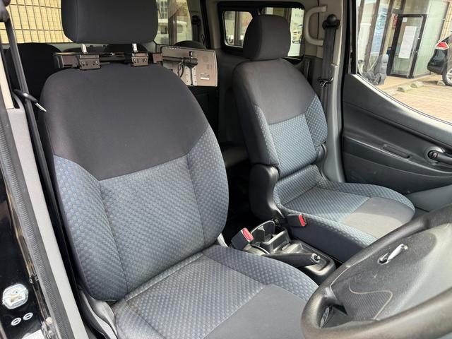 ＮＶ２００バネットワゴン １６Ｘ－３Ｒ　７人乗り／純正ナビ／フルセグＤＴＶ／バックカメラ／後席モニター（12枚目）