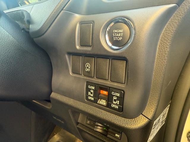 ヴォクシー ＺＳ　煌（14枚目）