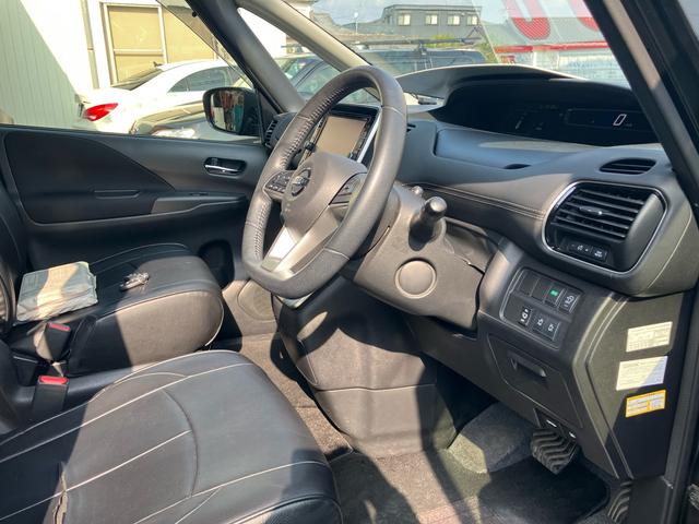 セレナ ハイウェイスター　８人乗り　エマージェンシーブレーキ　クルーズコントロール　シートカバー　ナビＴＶ　アラウンドビューモニター　フリップダウンモニター　Ｂｌｕｅｔｏｏｔｈ　ＤＶＤ　ブルーレイ　ドラレコ　インテリキー（15枚目）