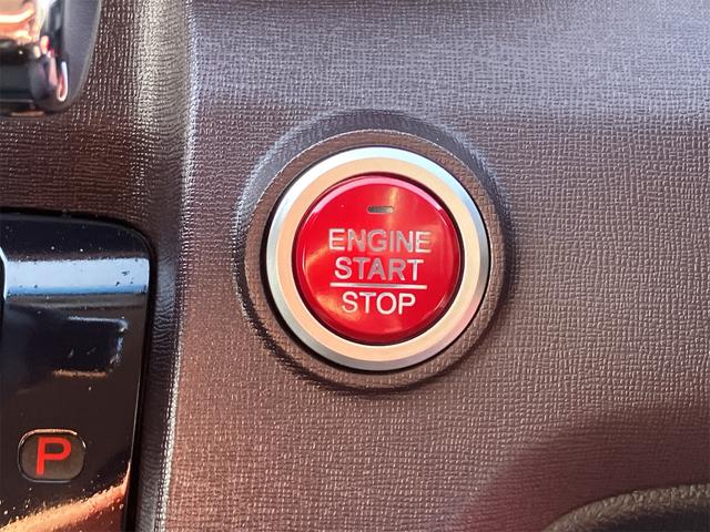 Ｎ－ＯＮＥ 　ＥＴＣ　バックカメラ　ナビ　ＴＶ　オートライト　スマートキー　アイドリングストップ　電動格納ミラー　ベンチシート　ＣＶＴ　ＡＢＳ　ＥＳＣ　ＣＤ　ＤＶＤ再生　ＵＳＢ　Ｂｌｕｅｔｏｏｔｈ　アルミホイール（7枚目）