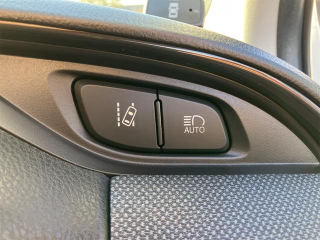 ヴィッツ １．３Ｆ　ＬＥＤエディション　ＥＴＣ　バックカメラ　ナビ　ＴＶ　クリアランスソナー　レーンアシスト　衝突被害軽減システム　オートマチックハイビーム　オートライト　ＬＥＤヘッドランプ　スマートキー　アイドリングストップ（10枚目）