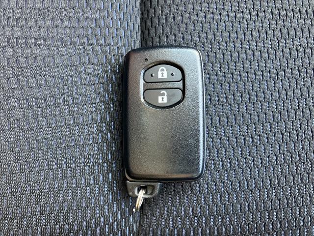 ヴィッツ １．３Ｆ　ＬＥＤエディション　ＥＴＣ　バックカメラ　ナビ　ＴＶ　クリアランスソナー　レーンアシスト　衝突被害軽減システム　オートマチックハイビーム　オートライト　ＬＥＤヘッドランプ　スマートキー　アイドリングストップ（55枚目）