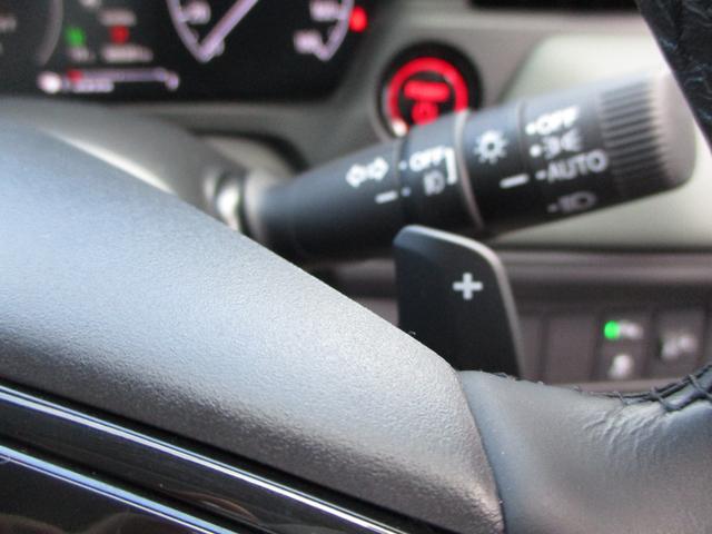 ヴェゼル ｅ：ＨＥＶＸ・ＨｕＮＴパッケージ　デモカーアップ　ホンダセンシング　Ｈｏｎｄａ　ＣＯＮＮＥＣＴ　Ｇａｔｈｅｒｓナビ　リアカメラｄｅあんしんプラス４　純正ドライブレコーダー　ＥＴＣ２０　パドルシフト　ＬＥＤヘッドライト　スマートキー（14枚目）