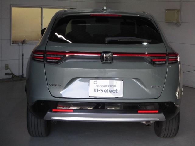 ヴェゼル ｅ：ＨＥＶＺ　ワンオーナー　ホンダセンシング　ＨｏｎｄａＣＯＮＮＥＣＴディスプレー　ＴＶ　Ｂｌｕｅｔｏｏｔｈ　バックカメラ　ＥＴＣ２．０　ワイヤレス充電器　シートヒーター　ステアリングヒーター　ＬＥＤヘッドライト（5枚目）
