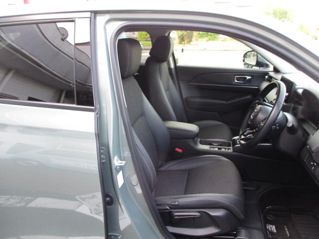 ヴェゼル ｅ：ＨＥＶＺ　ワンオーナー　ホンダセンシング　ＨｏｎｄａＣＯＮＮＥＣＴディスプレー　ＴＶ　Ｂｌｕｅｔｏｏｔｈ　バックカメラ　ＥＴＣ２．０　ワイヤレス充電器　シートヒーター　ステアリングヒーター　ＬＥＤヘッドライト（9枚目）