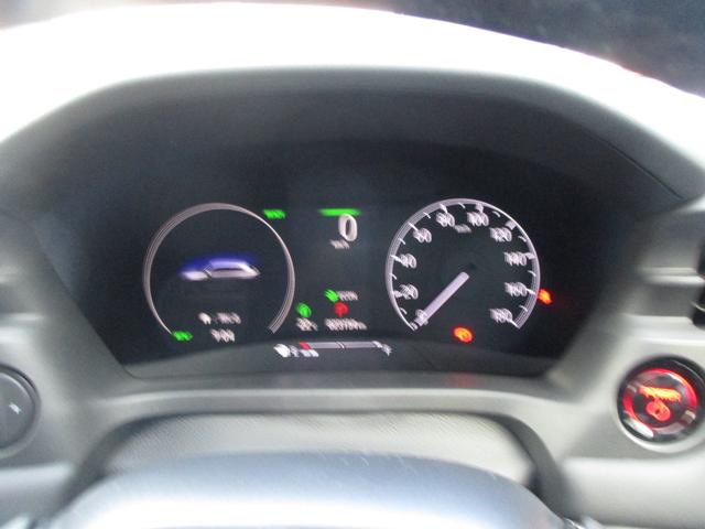 ヴェゼル ｅ：ＨＥＶＺ　ワンオーナー　ホンダセンシング　ＨｏｎｄａＣＯＮＮＥＣＴディスプレー　ＴＶ　Ｂｌｕｅｔｏｏｔｈ　バックカメラ　ＥＴＣ２．０　ワイヤレス充電器　シートヒーター　ステアリングヒーター　ＬＥＤヘッドライト（11枚目）