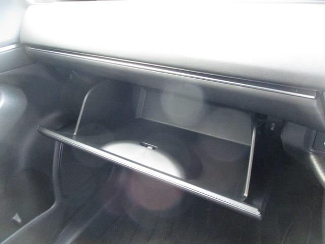 ヴェゼル ｅ：ＨＥＶＺ　ワンオーナー　ホンダセンシング　ＨｏｎｄａＣＯＮＮＥＣＴディスプレー　ＴＶ　Ｂｌｕｅｔｏｏｔｈ　バックカメラ　ＥＴＣ２．０　ワイヤレス充電器　シートヒーター　ステアリングヒーター　ＬＥＤヘッドライト（30枚目）