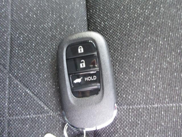 ヴェゼル ｅ：ＨＥＶＺ　ワンオーナー　ホンダセンシング　ＨｏｎｄａＣＯＮＮＥＣＴディスプレー　ＴＶ　Ｂｌｕｅｔｏｏｔｈ　バックカメラ　ＥＴＣ２．０　ワイヤレス充電器　シートヒーター　ステアリングヒーター　ＬＥＤヘッドライト（37枚目）