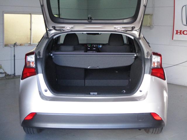 プリウス Ａ　ワンオーナー　トヨタＯＰナビ　　ＣＤ　ＴＶ　Ｂｌｕｅｔｏｏｔｈ　バックカメラ　ＥＴＣ　社外前後ドライブレコーダーＬＥＤオートヘッドライト　運転席パワーシート　オートエアコン　スマートキー　Ｂモニタ（7枚目）