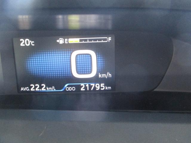 プリウス Ａ　ワンオーナー　トヨタＯＰナビ　　ＣＤ　ＴＶ　Ｂｌｕｅｔｏｏｔｈ　バックカメラ　ＥＴＣ　社外前後ドライブレコーダーＬＥＤオートヘッドライト　運転席パワーシート　オートエアコン　スマートキー　Ｂモニタ（12枚目）