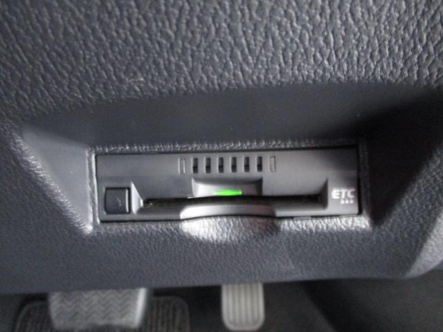 プリウス Ａ　ワンオーナー　トヨタＯＰナビ　　ＣＤ　ＴＶ　Ｂｌｕｅｔｏｏｔｈ　バックカメラ　ＥＴＣ　社外前後ドライブレコーダーＬＥＤオートヘッドライト　運転席パワーシート　オートエアコン　スマートキー　Ｂモニタ（20枚目）