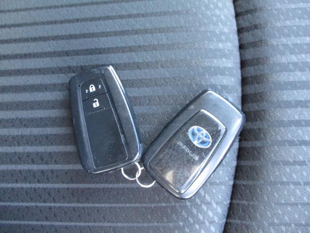 プリウス Ａ　ワンオーナー　トヨタＯＰナビ　　ＣＤ　ＴＶ　Ｂｌｕｅｔｏｏｔｈ　バックカメラ　ＥＴＣ　社外前後ドライブレコーダーＬＥＤオートヘッドライト　運転席パワーシート　オートエアコン　スマートキー　Ｂモニタ（32枚目）