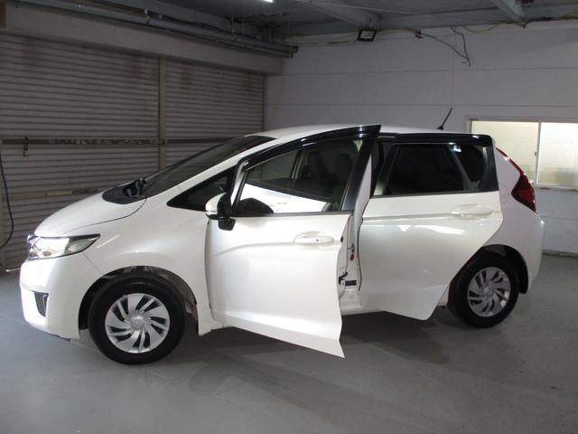 フィット 13G・Fパッケージ コンフォートエディション ワンオーナーGathersナビ Bluetooth バックカメラ ETC 社外ドライブレコーダー オートリトラミラー オートエアコン スマートキー プッシュスタート インテリキー 1オ-ナ- Rカメラ(6枚目)