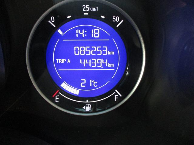 フィット 13G・Fパッケージ コンフォートエディション ワンオーナーGathersナビ Bluetooth バックカメラ ETC 社外ドライブレコーダー オートリトラミラー オートエアコン スマートキー プッシュスタート インテリキー 1オ-ナ- Rカメラ(12枚目)