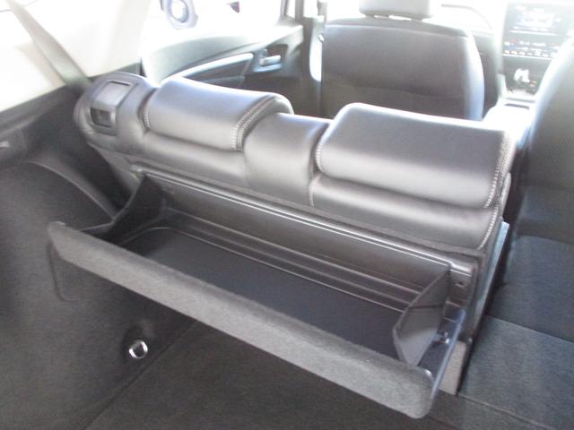 ��ȃV�[�g�o�b�N�ɂ͎��[�X�y�[�X������֗��ł�