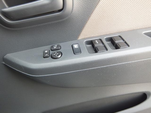 自社工場にて納車前までにエンジン・ブレーキ・油脂類など主要部から細かな部分まで点検整備致します。点検項目８０箇所以上！