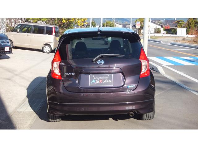 ノート メダリスト 保証/ABS/全方位カメラ/キーレス/スマートキー/プッシュスタート/エアコン/パワーステアリング/パワーウィンドウエアバッグ/助手席エアバック/盗難防止システム/衝突安全ボディ/アルミ(8枚目)