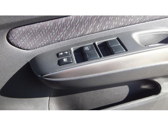 ノート メダリスト 保証/ABS/全方位カメラ/キーレス/スマートキー/プッシュスタート/エアコン/パワーステアリング/パワーウィンドウエアバッグ/助手席エアバック/盗難防止システム/衝突安全ボディ/アルミ(19枚目)