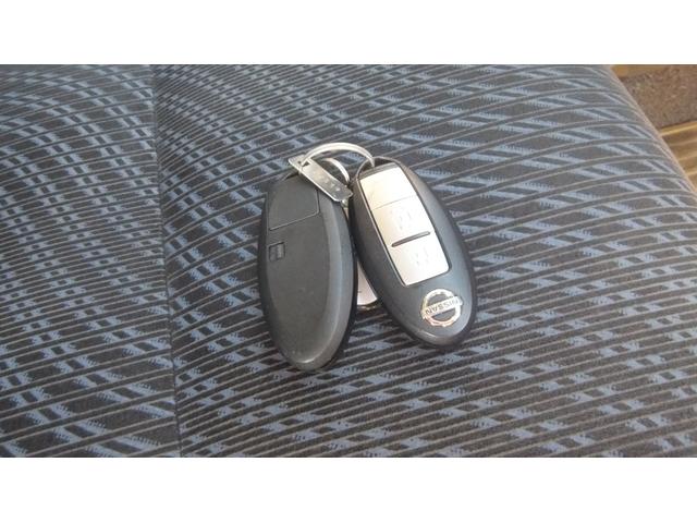 ノート メダリスト 保証/ABS/全方位カメラ/キーレス/スマートキー/プッシュスタート/エアコン/パワーステアリング/パワーウィンドウエアバッグ/助手席エアバック/盗難防止システム/衝突安全ボディ/アルミ(28枚目)