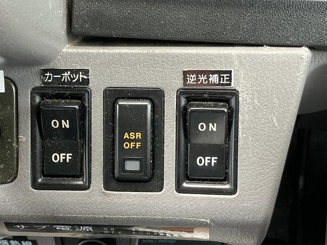 22人乗り リアサロン 調光式シャンデリア フリップダウンモニター マイク付 冷蔵庫 自動ドア ドライブレコーダー ETC バックカメラ DVD再生(7枚目)
