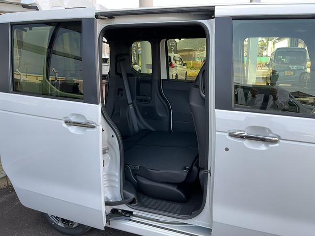 Ｎ－ＢＯＸカスタム ベースグレード　ＨｏｎｄａＳＥＮＳＩＮＧ／ＨｏｎｄａＣＯＮＮＥＣＴｆｏｒＧａｔｈｅｒｓナビ／リア左側パワースライドドア／運転席＆助手席シートヒーター／オートリトラミラー／１４インチアルミホイール（12枚目）