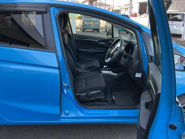 フィットハイブリッド Fパッケージ Fパッケージ/スーパーUVカットフロントドアガラス/オートリトラミラー/アームレスト付センターコンソールボックス/ETC車載器/プラズマクラスター(9枚目)