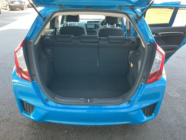 フィットハイブリッド Fパッケージ Fパッケージ/スーパーUVカットフロントドアガラス/オートリトラミラー/アームレスト付センターコンソールボックス/ETC車載器/プラズマクラスター(11枚目)