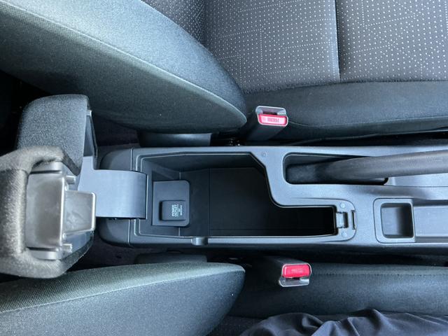 フィットハイブリッド Fパッケージ Fパッケージ/スーパーUVカットフロントドアガラス/オートリトラミラー/アームレスト付センターコンソールボックス/ETC車載器/プラズマクラスター(29枚目)